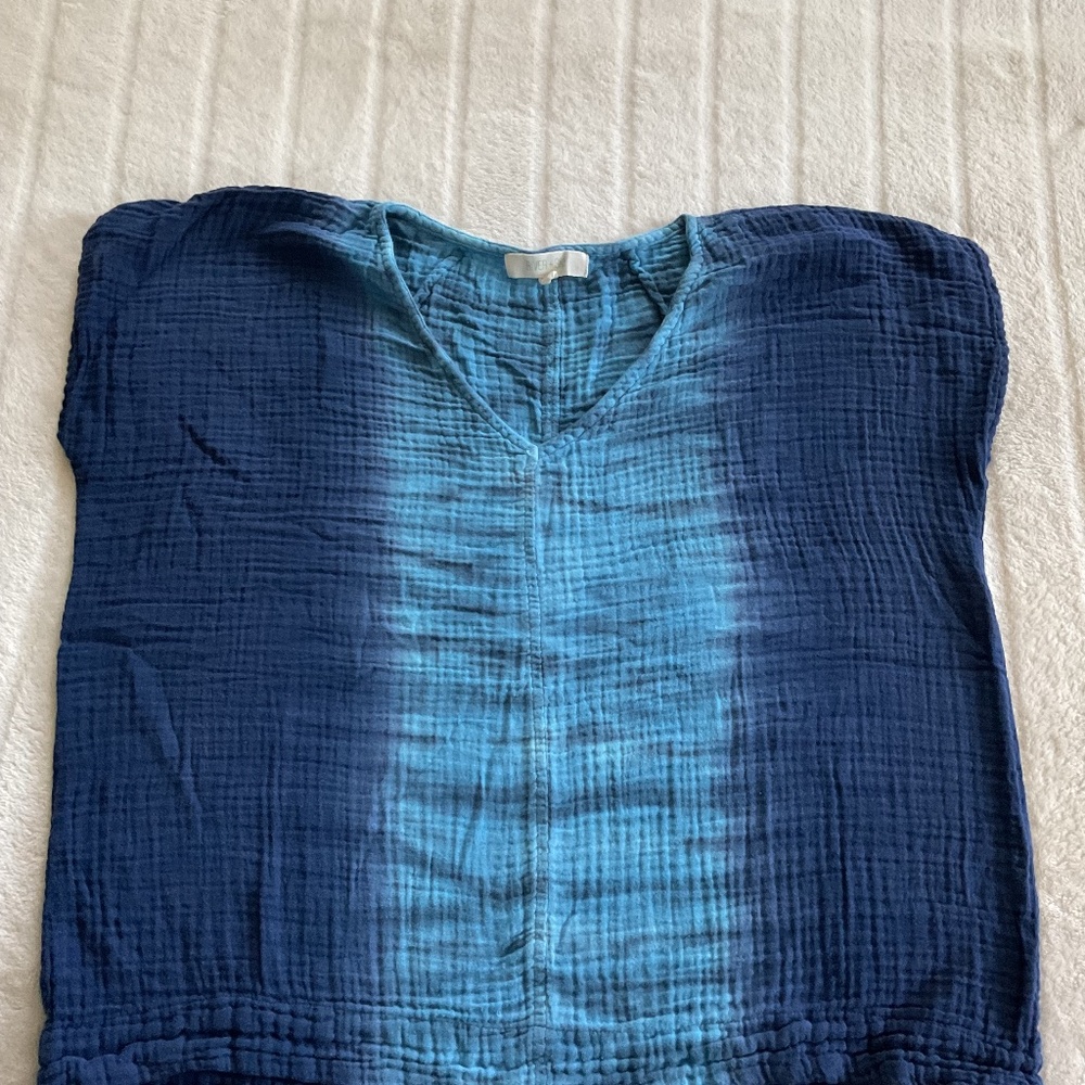 River + Sky Women’s Ombre Blue V-Neck Top – Size Small